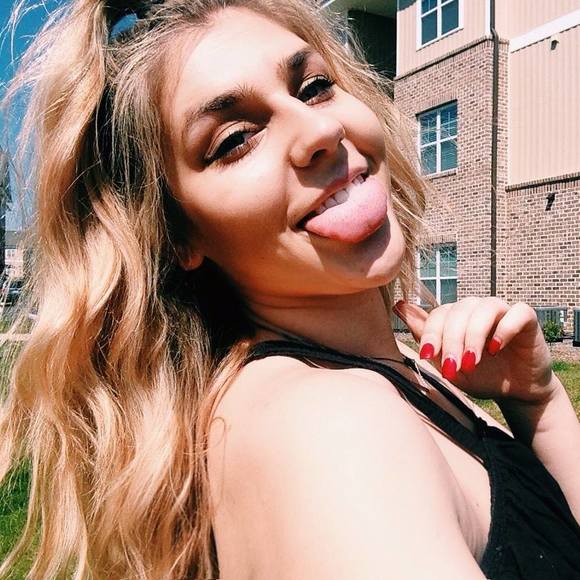 Meet the Posher Other - Meet your Posher, Charleigh